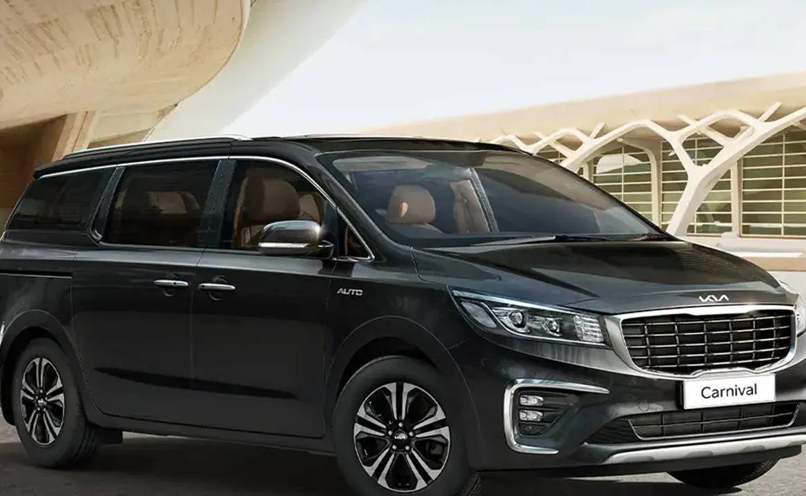 How to Get Around Singapore Efficiently and Comfortably in a Seven-Passenger Minivan